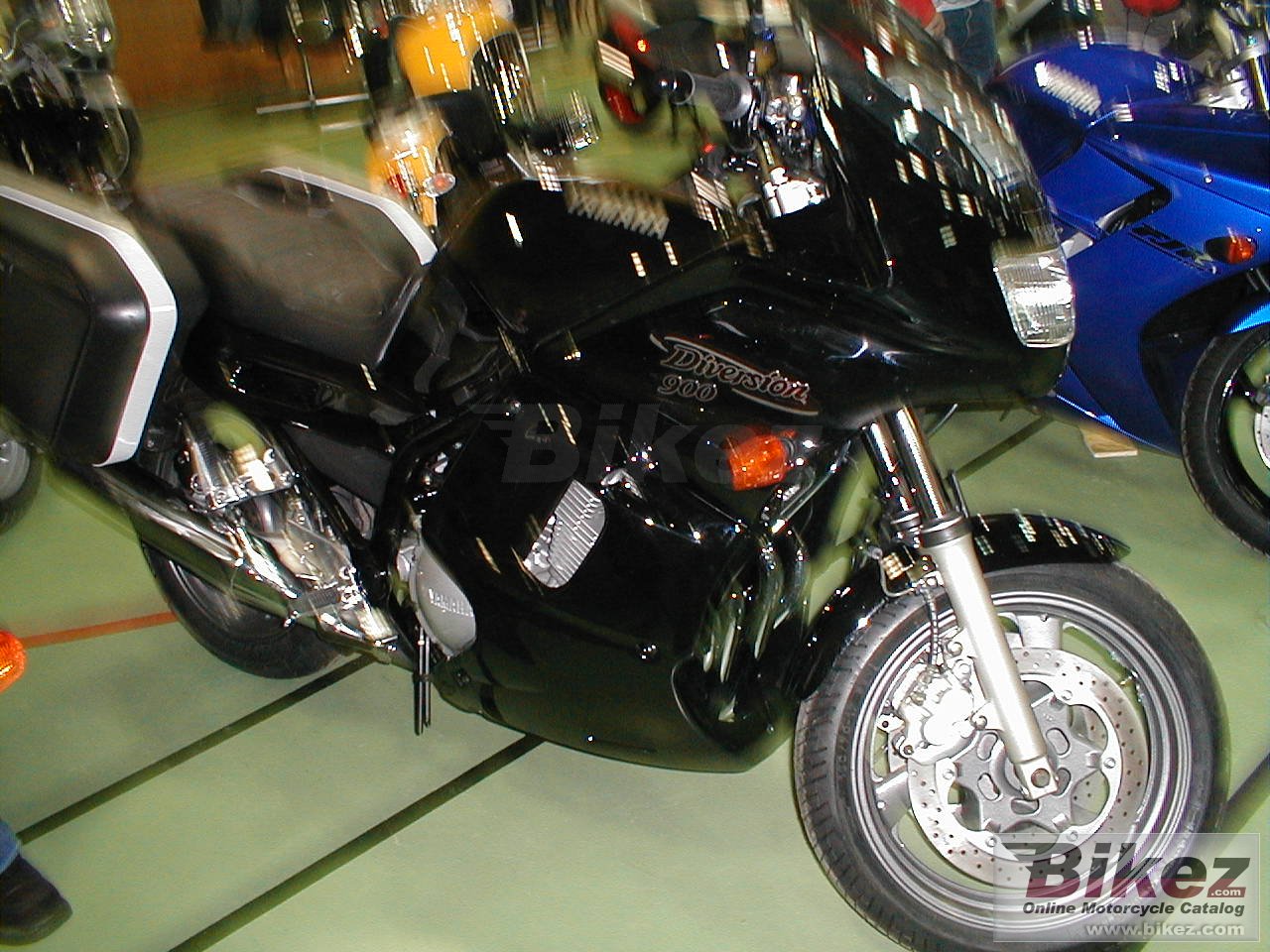 Big  Bikez.com. xj 900 s diversion picture and wallpaper from Bikez.com